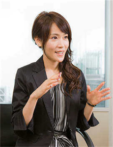 《免费的剧烈运动扑克视频-红绳女》